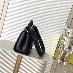 FENDI Peekaboo