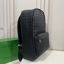 Bottega Veneta More