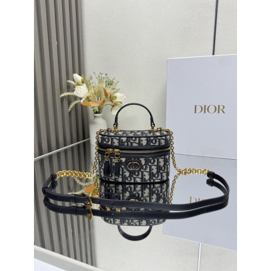 Dior Montaigne