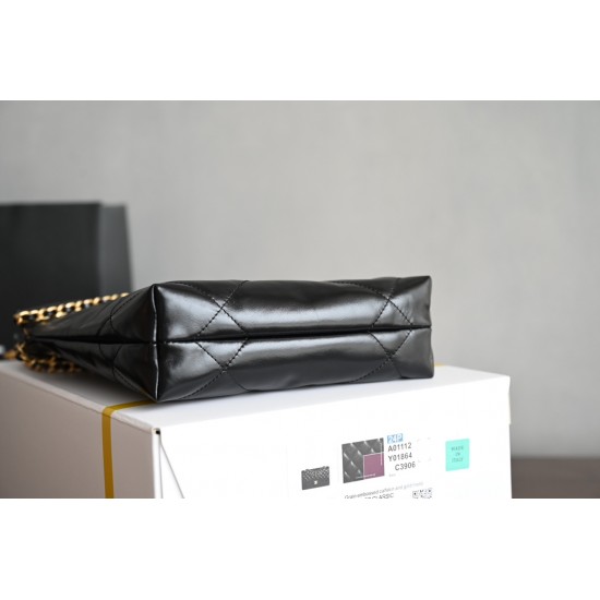 CHANEL 22 Bag