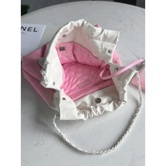 CHANEL 22 Bag