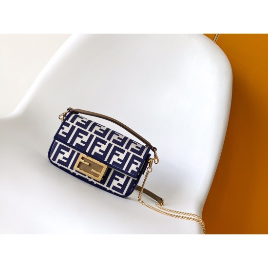 FENDI Baguette