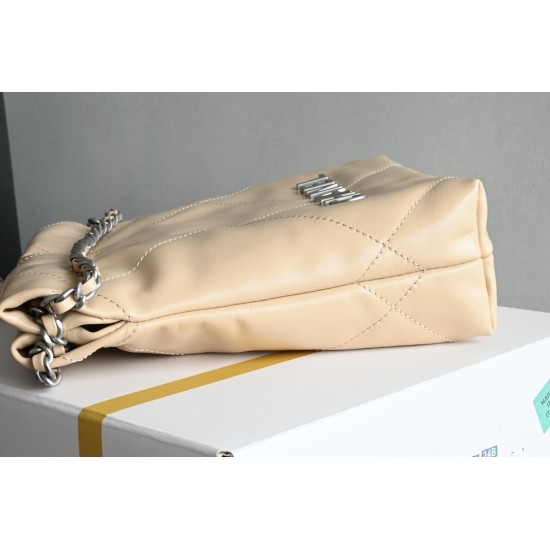 CHANEL 22 Bag