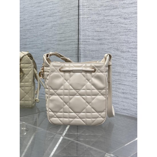 Dior Caro