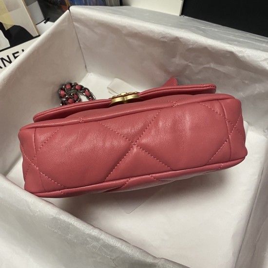 CHANEL 19 BAG