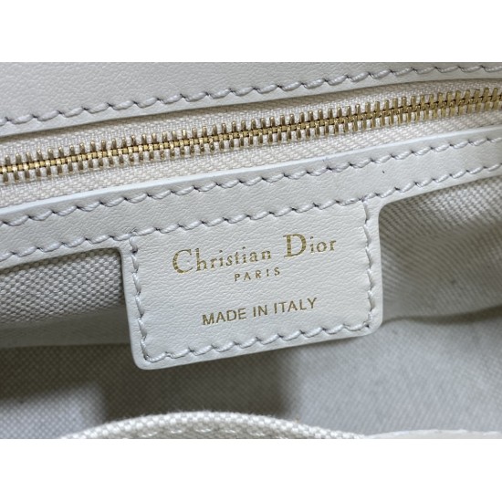 Dior Montaigne