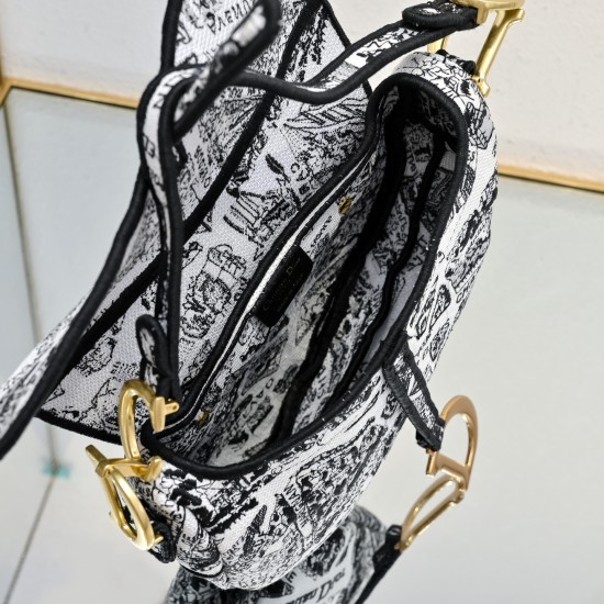 Dior Saddle