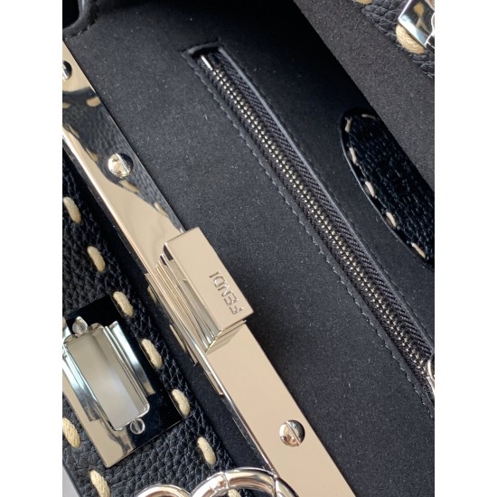 FENDI Peekaboo