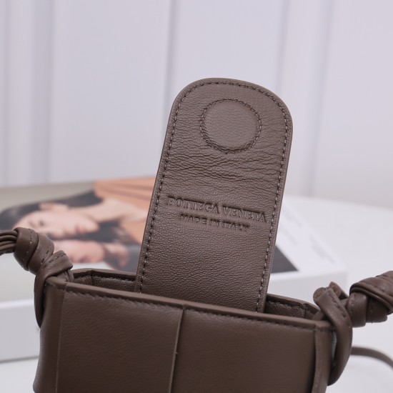Bottega Veneta More