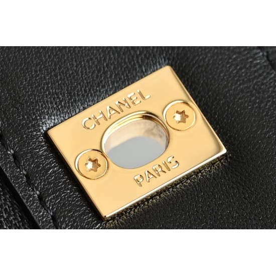 CHANEL WOC