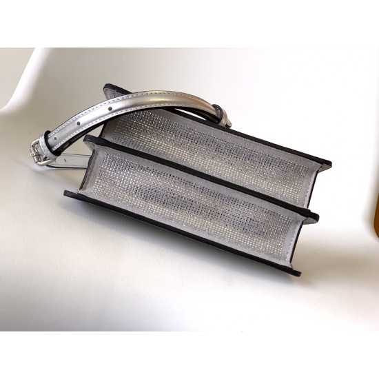 FENDI Peekaboo