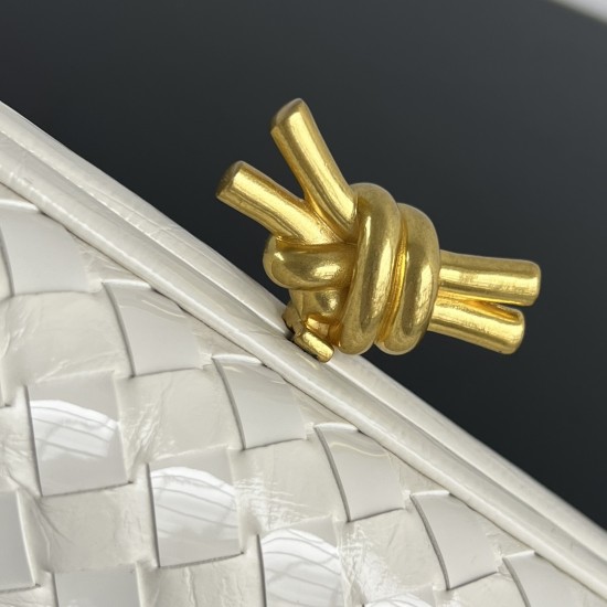 Bottega Veneta More