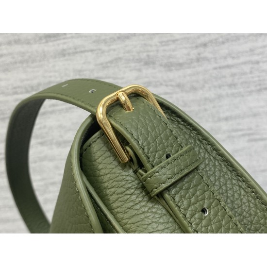 Dior Bobby