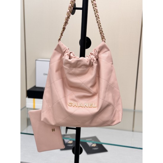 CHANEL 22 Bag