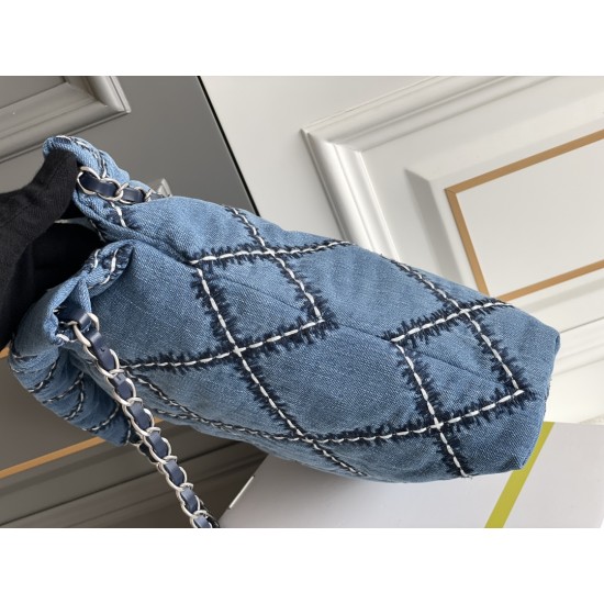 CHANEL 22 Bag