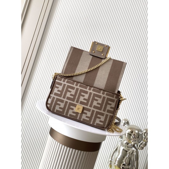 FENDI Baguette