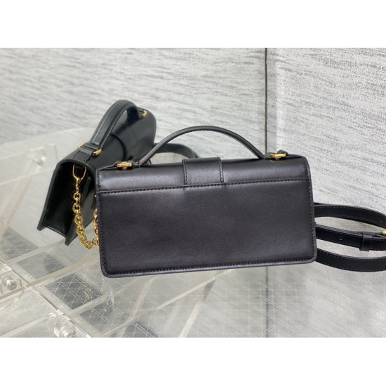 Dior Montaigne