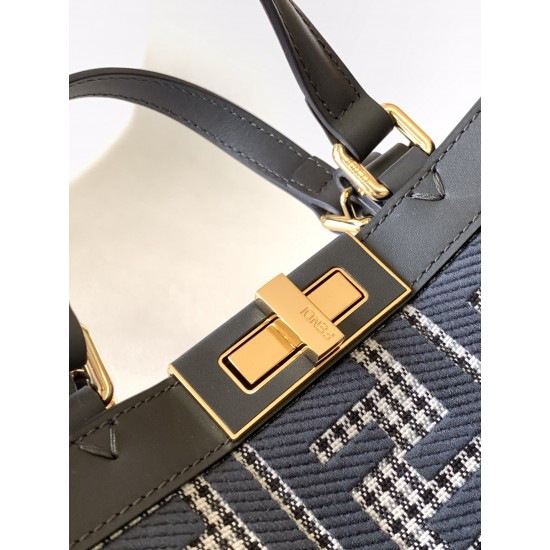 FENDI Tote Bags
