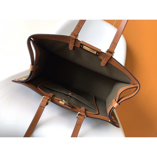 FENDI Tote Bags