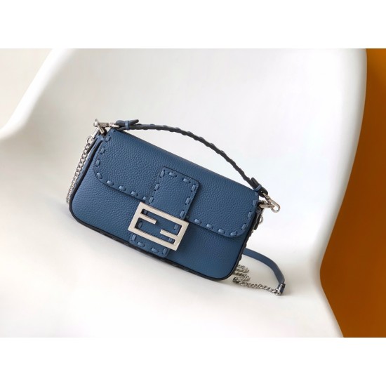 FENDI Baguette
