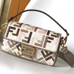 FENDI Baguette