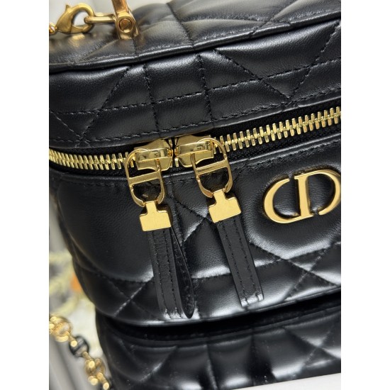 Dior Montaigne