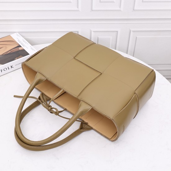 Bottega Veneta Tote
