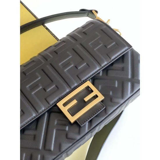 FENDI Baguette