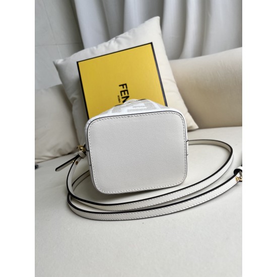 FENDI Bucket Bags