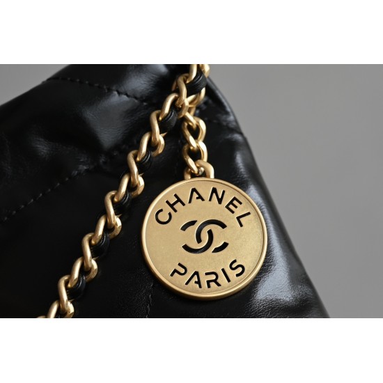 CHANEL 22 Bag