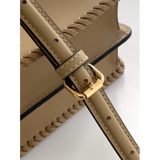 FENDI Peekaboo