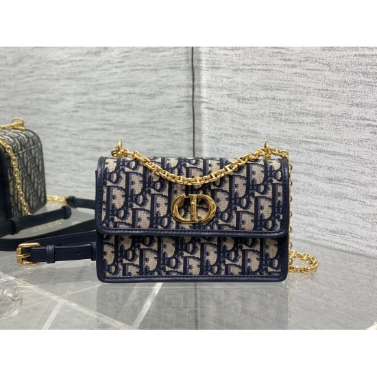 Dior Caro