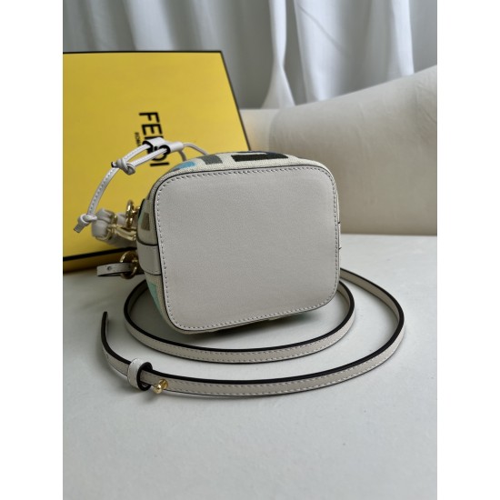 FENDI Bucket Bags