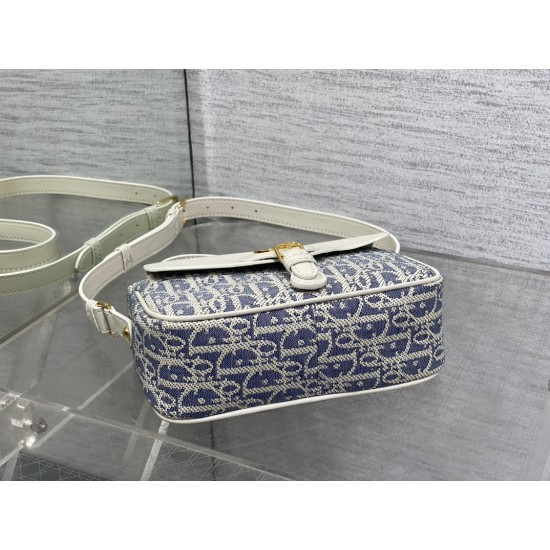 Dior Montaigne