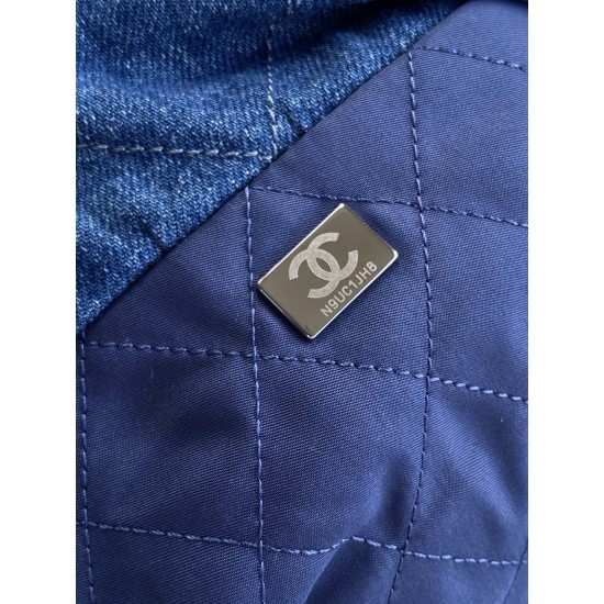 CHANEL 22 Bag