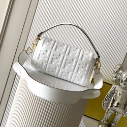 FENDI Baguette