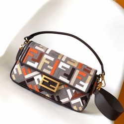 FENDI Baguette