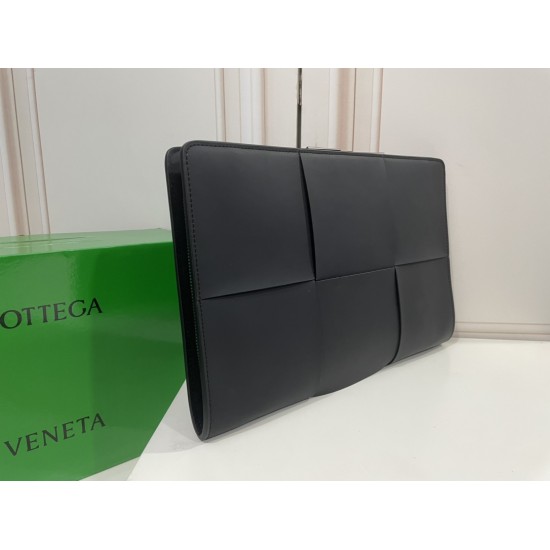 Bottega Veneta More