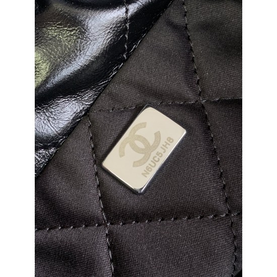 CHANEL 22 Bag