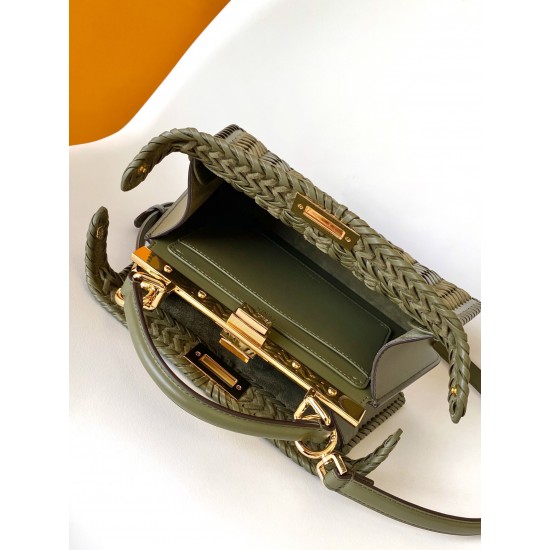 FENDI Peekaboo