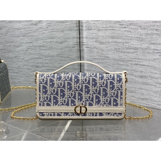 Dior Montaigne