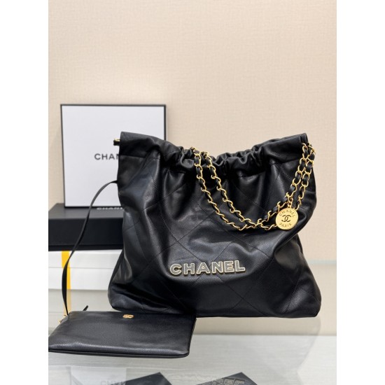 CHANEL 22 Bag