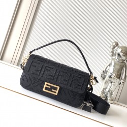 FENDI Baguette