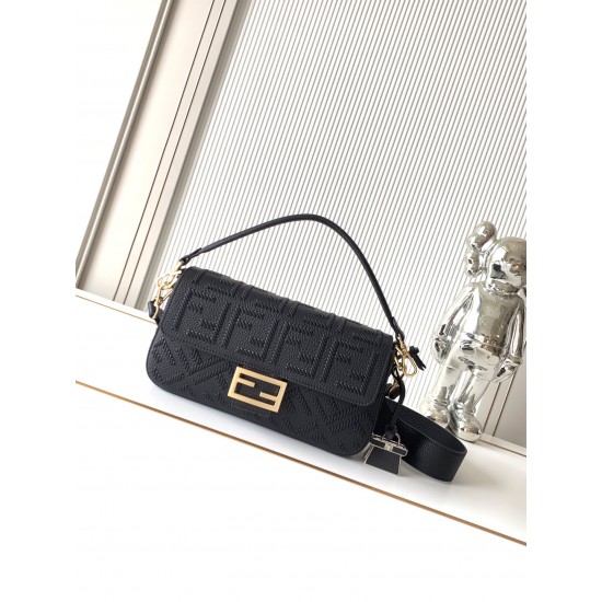 FENDI Baguette