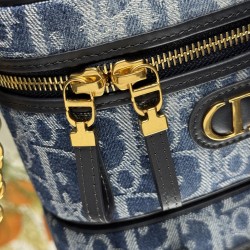 Dior Montaigne
