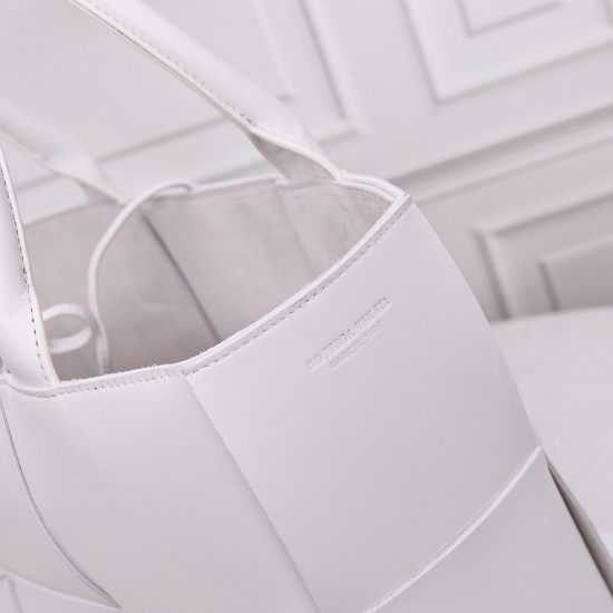 Bottega Veneta Tote