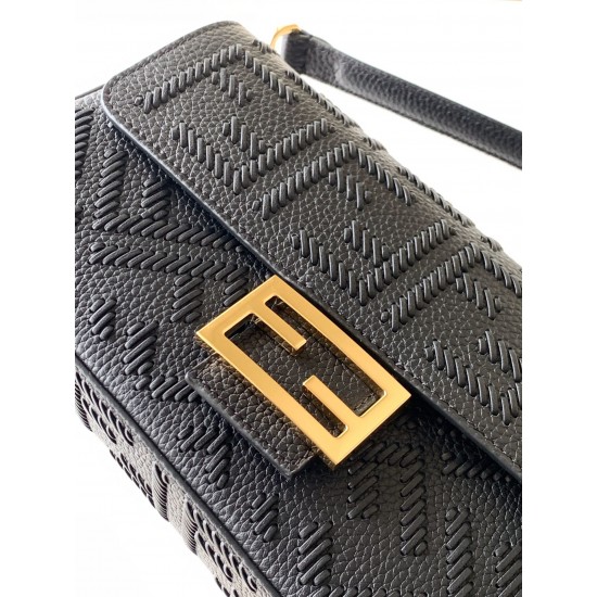 FENDI Baguette