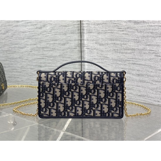 Dior Montaigne