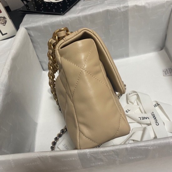 CHANEL 19 BAG