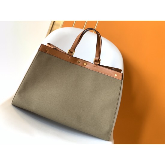 FENDI Tote Bags